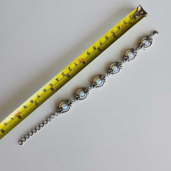 Vintage medieval inspired fairy whimsical opalite and silver bracelet - Picture 9 of 11